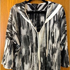 Light weight black and white zip up top